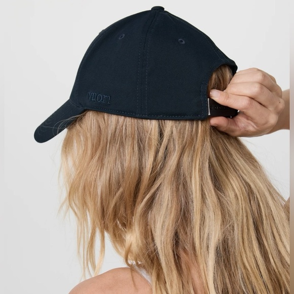 Vuori Signal Women's Golf Hat Navy One Size Athleisure Workout Tennis - Picture 2 of 9